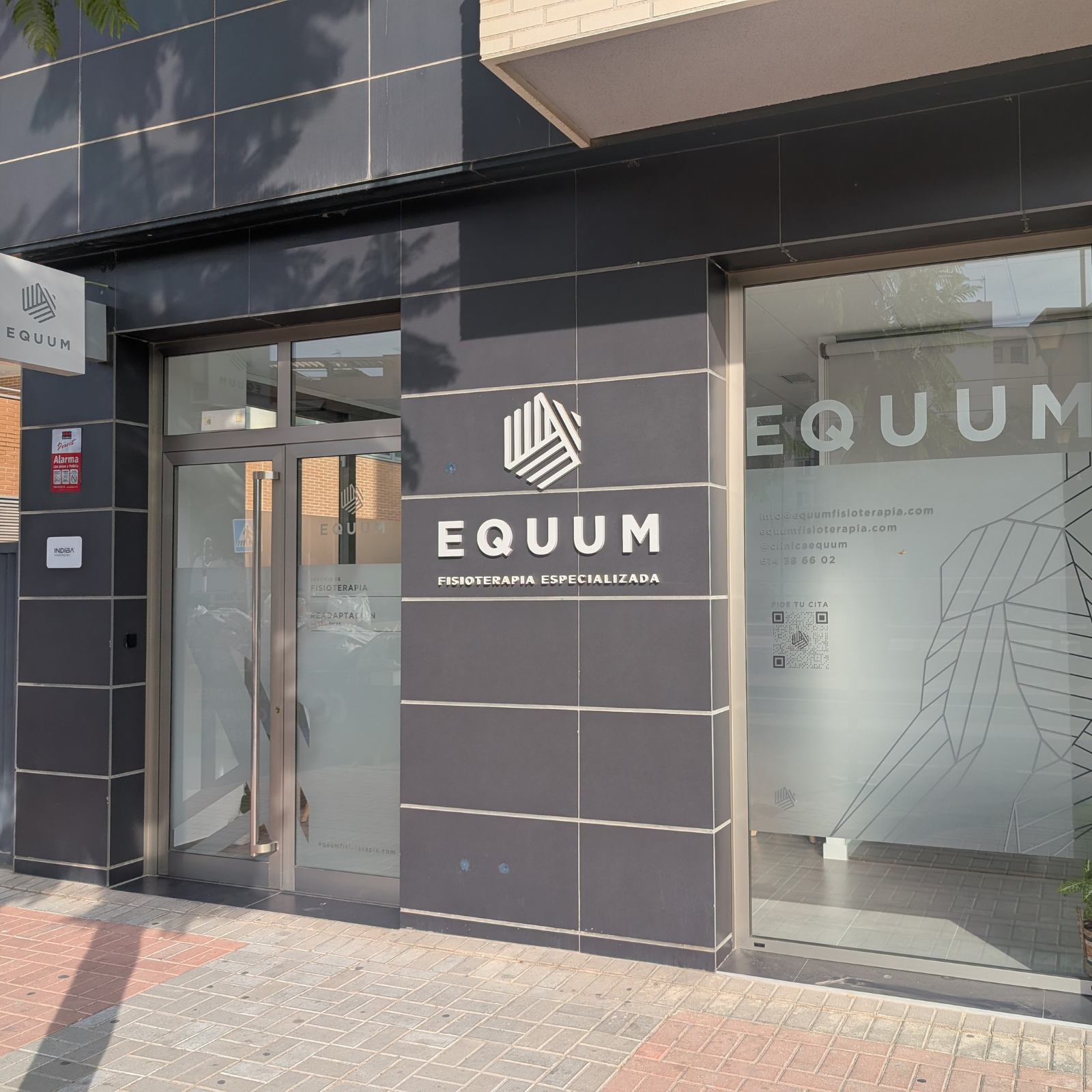Clínica Equum fachada clínica de fisioterapia en el campello